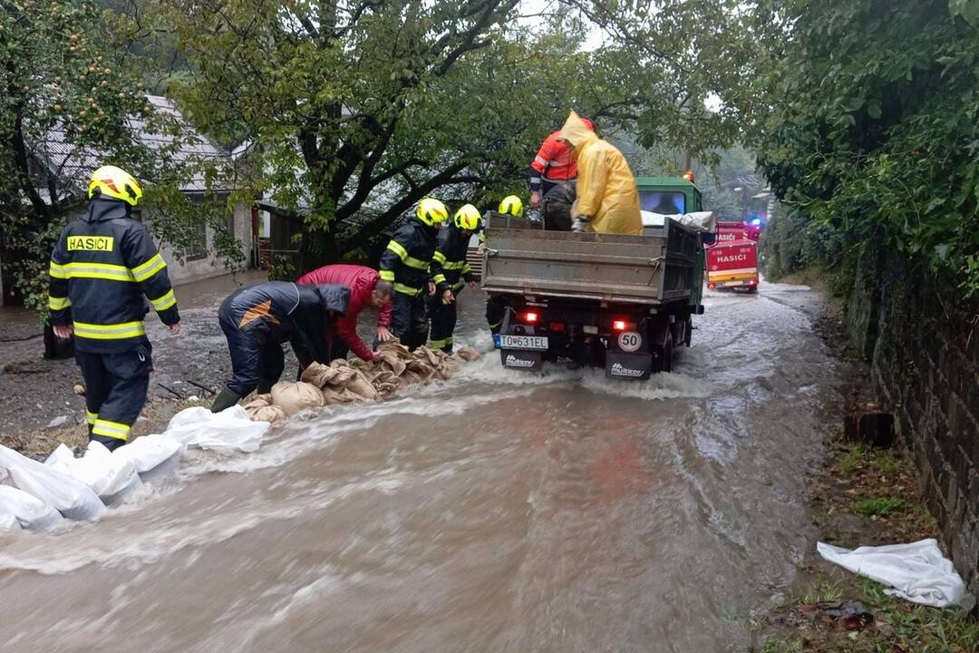 FOTO: Situácia v Devíne a Devínskej Novej Vsi je naďalej vážna, foto 7