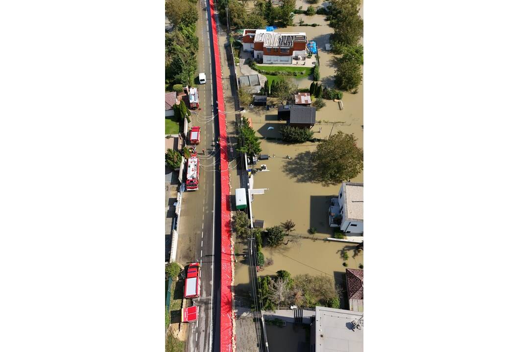 FOTO: Situácia v Devíne a Devínskej Novej Vsi je naďalej vážna, foto 12