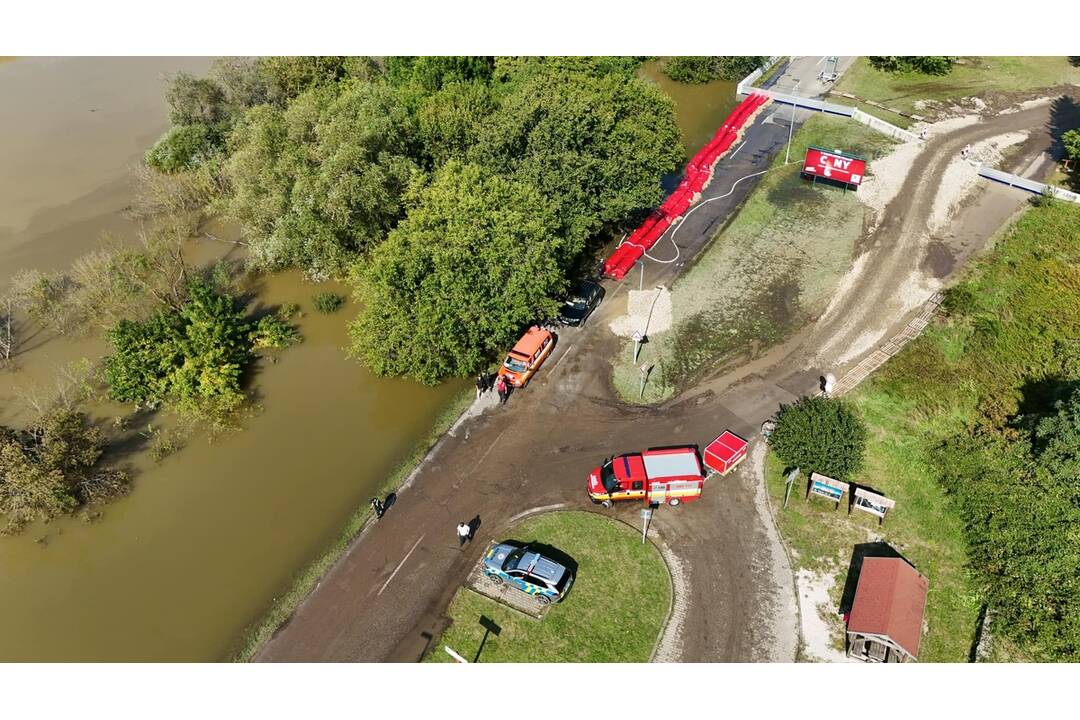 FOTO: Situácia v Devíne a Devínskej Novej Vsi je naďalej vážna, foto 15