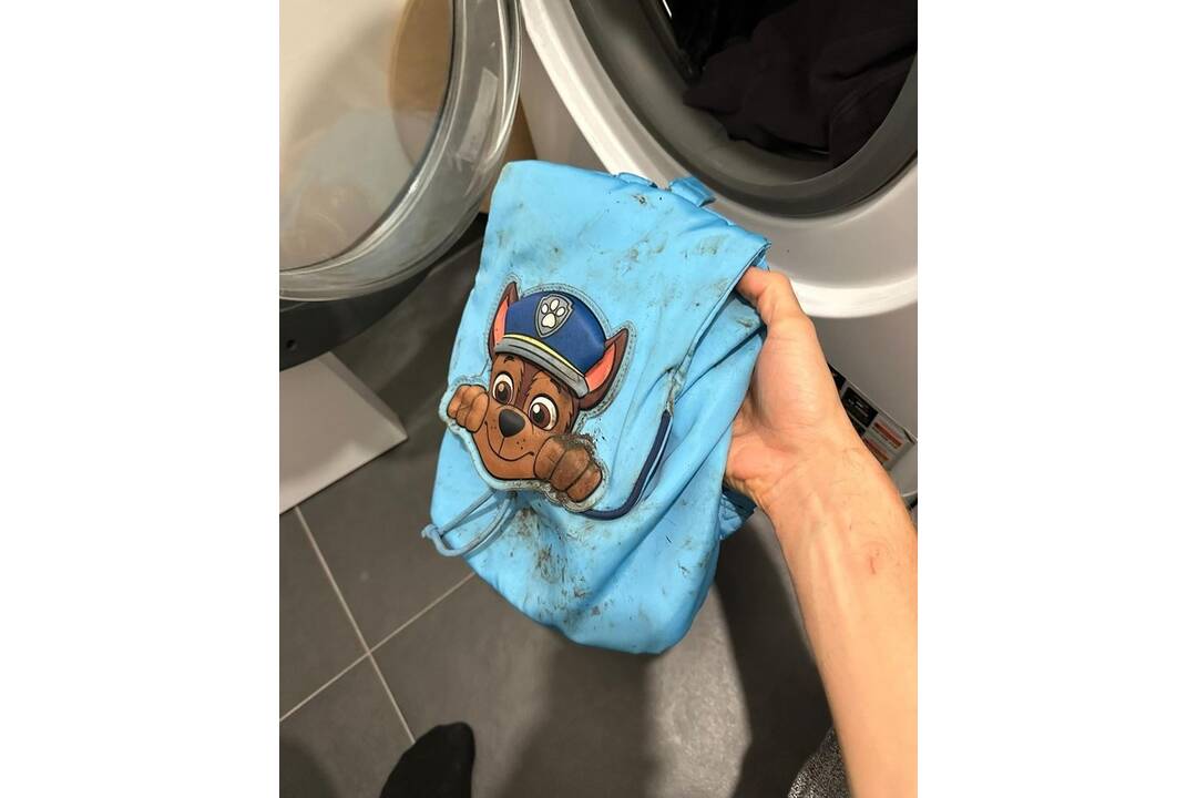 FOTO: Pri Nemocnici Bory spadlo do šachty dieťa, takmer neprežilo, foto 3