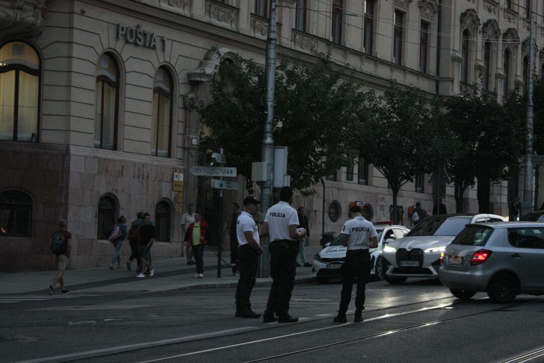 FOTO: Kultúrny štrajk v Bratislave. Na pódiu vystúpil aj Tomáš Maštalír, foto 8