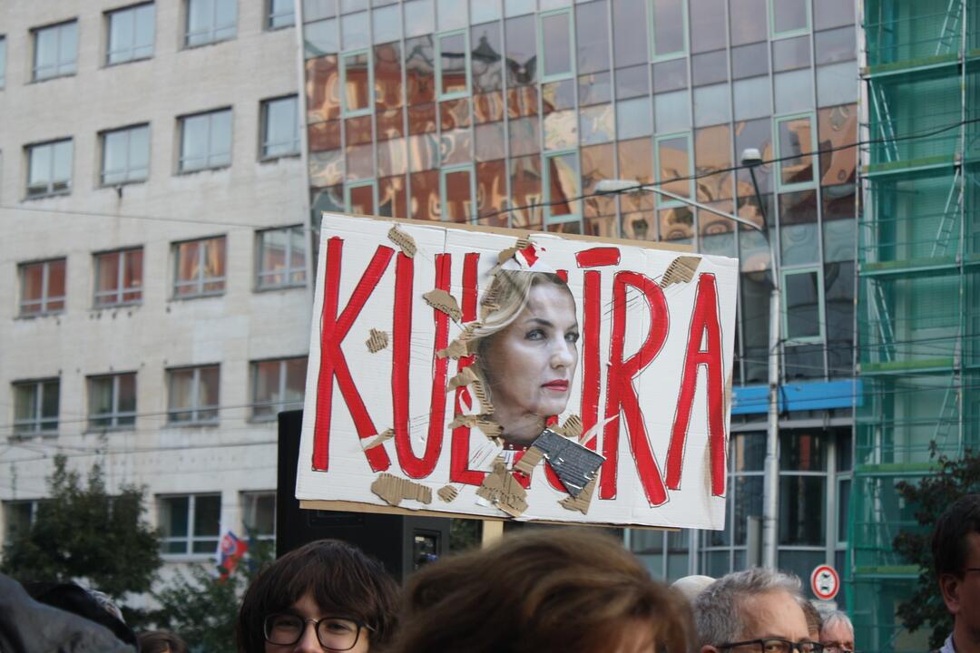 FOTO: Kultúrny štrajk v Bratislave. Na pódiu vystúpil aj Tomáš Maštalír, foto 30