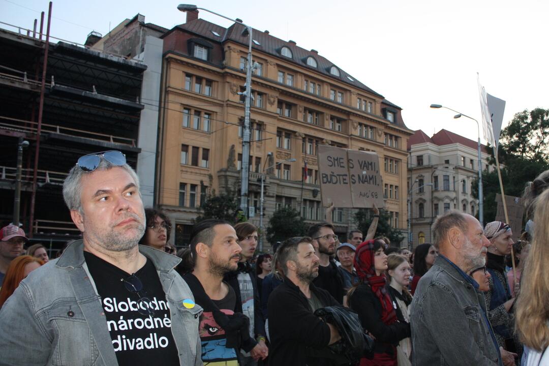 FOTO: Kultúrny štrajk v Bratislave. Na pódiu vystúpil aj Tomáš Maštalír, foto 43