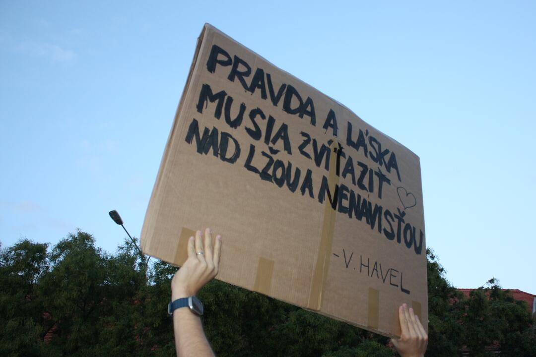 FOTO: Kultúrny štrajk v Bratislave. Na pódiu vystúpil aj Tomáš Maštalír, foto 44