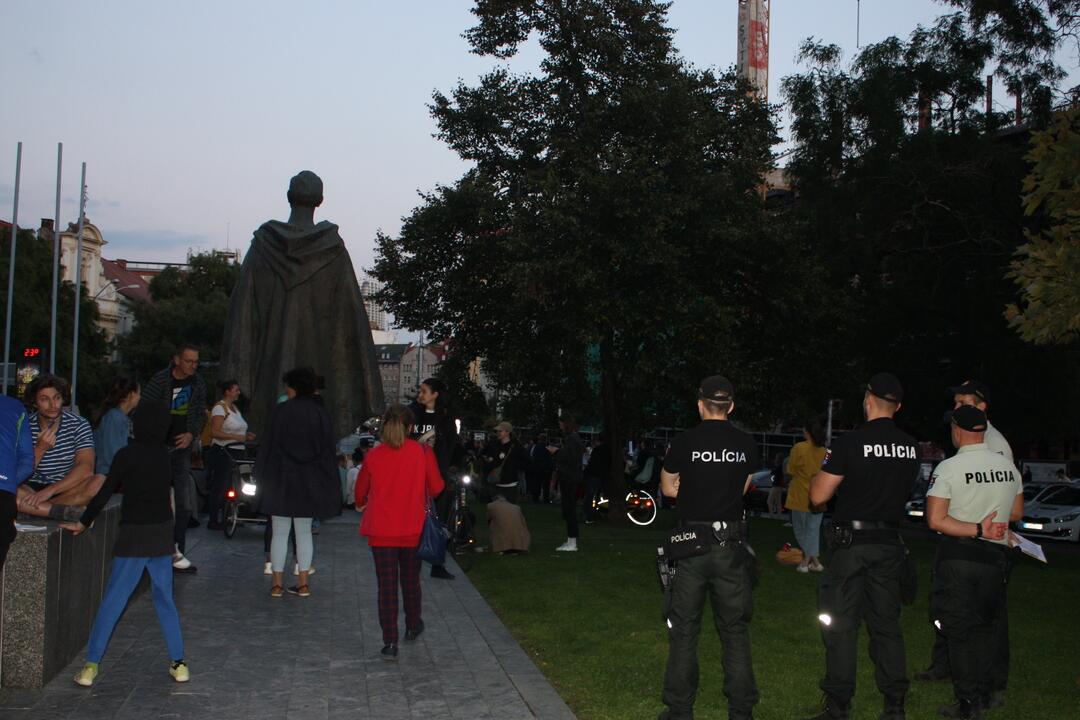 FOTO: Kultúrny štrajk v Bratislave. Na pódiu vystúpil aj Tomáš Maštalír, foto 46