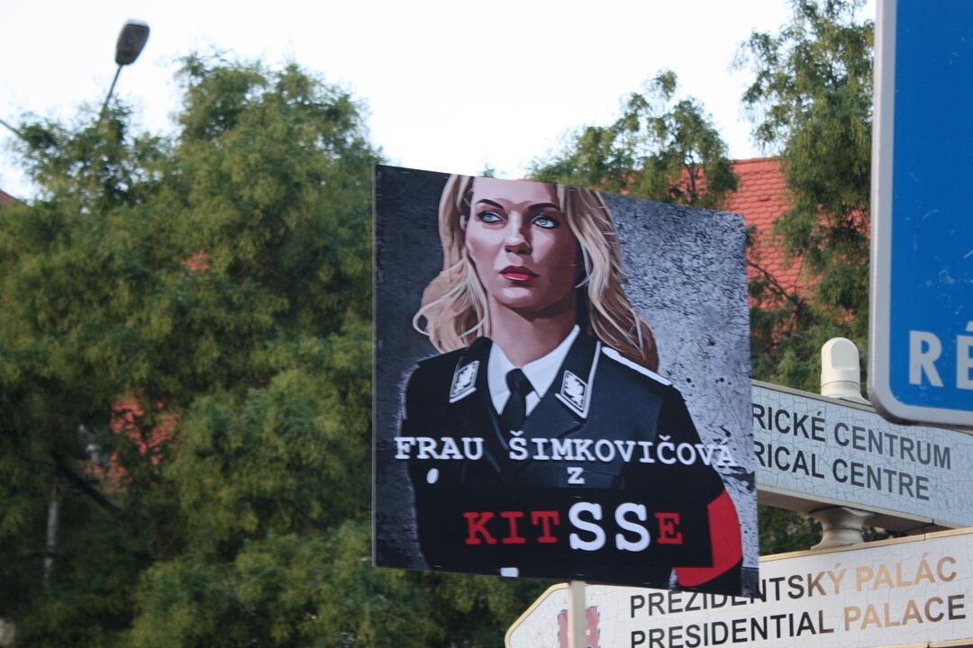 FOTO: Kultúrny štrajk v Bratislave. Na pódiu vystúpil aj Tomáš Maštalír, foto 49