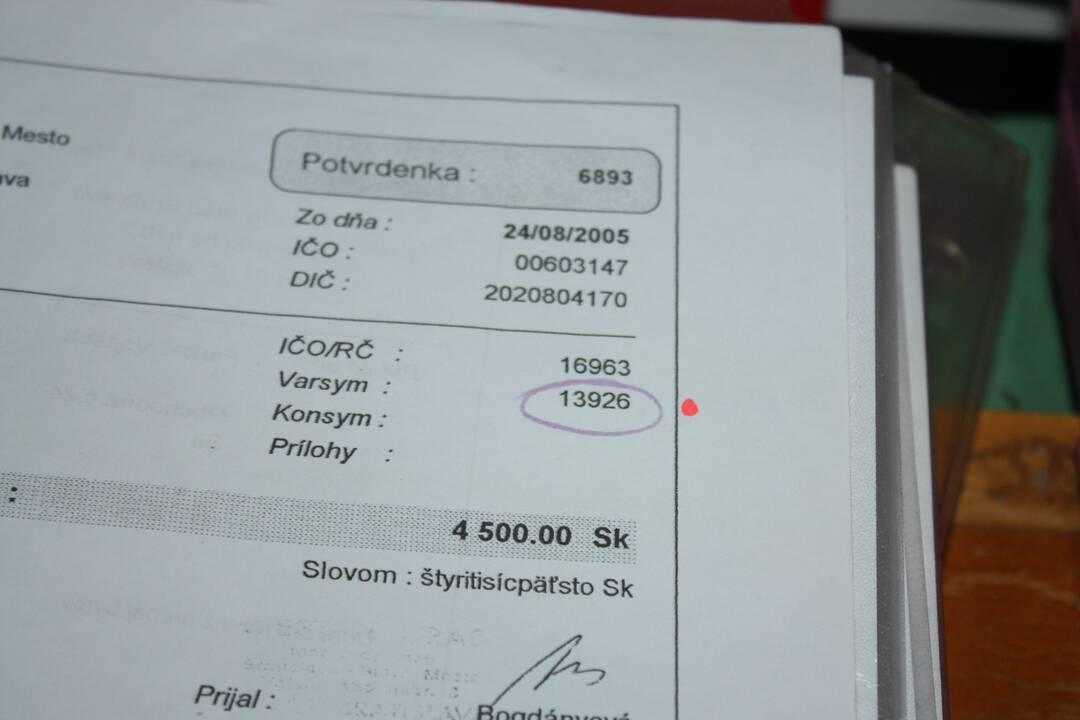 FOTO: Pán Farkaš býva na Obchodnej už 40 rokov. Pre zlý variabilný symbol ho chce samospráva vysťahovať, foto 6