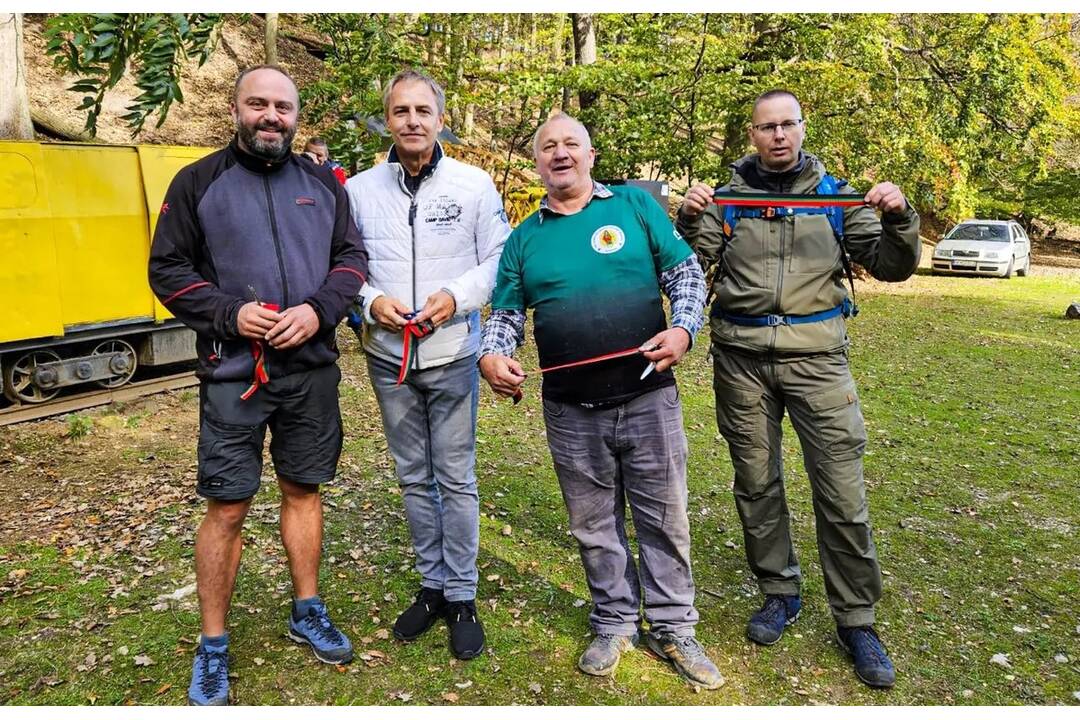 FOTO: Medzi Pernekom a Pezinkom otvorili cyklochodník, foto 4