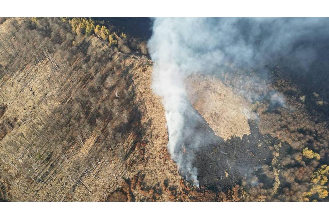 FOTO: V obci Kuchyňa vypukol požiar, foto 5