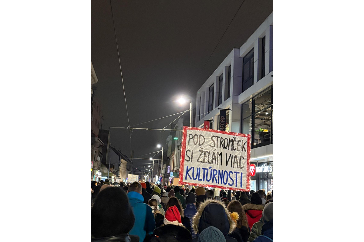 FOTO: Protest umelcov na Námestí SNP v Bratislave, foto 6