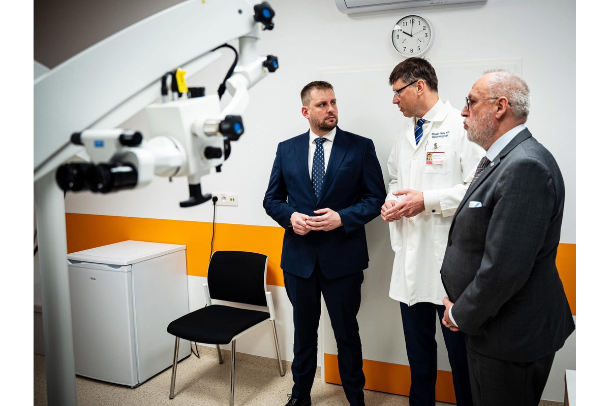 FOTO: Univerzitná nemocnica Bratislava má nové Urologické oddelenie na rozbíjanie močových kameňov, foto 1