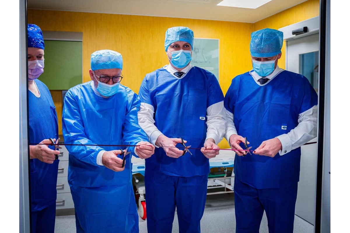 FOTO: Univerzitná nemocnica Bratislava má nové Urologické oddelenie na rozbíjanie močových kameňov, foto 3