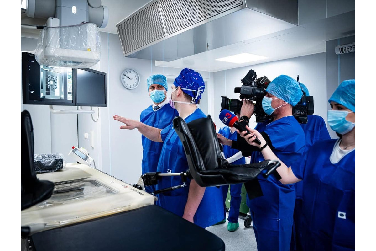 FOTO: Univerzitná nemocnica Bratislava má nové Urologické oddelenie na rozbíjanie močových kameňov, foto 5