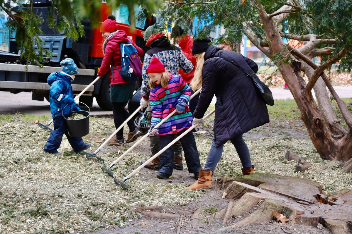FOTO: Novoročná mulčovačka 2025 v Sade Janka Kráľa v Petržalke, foto 3