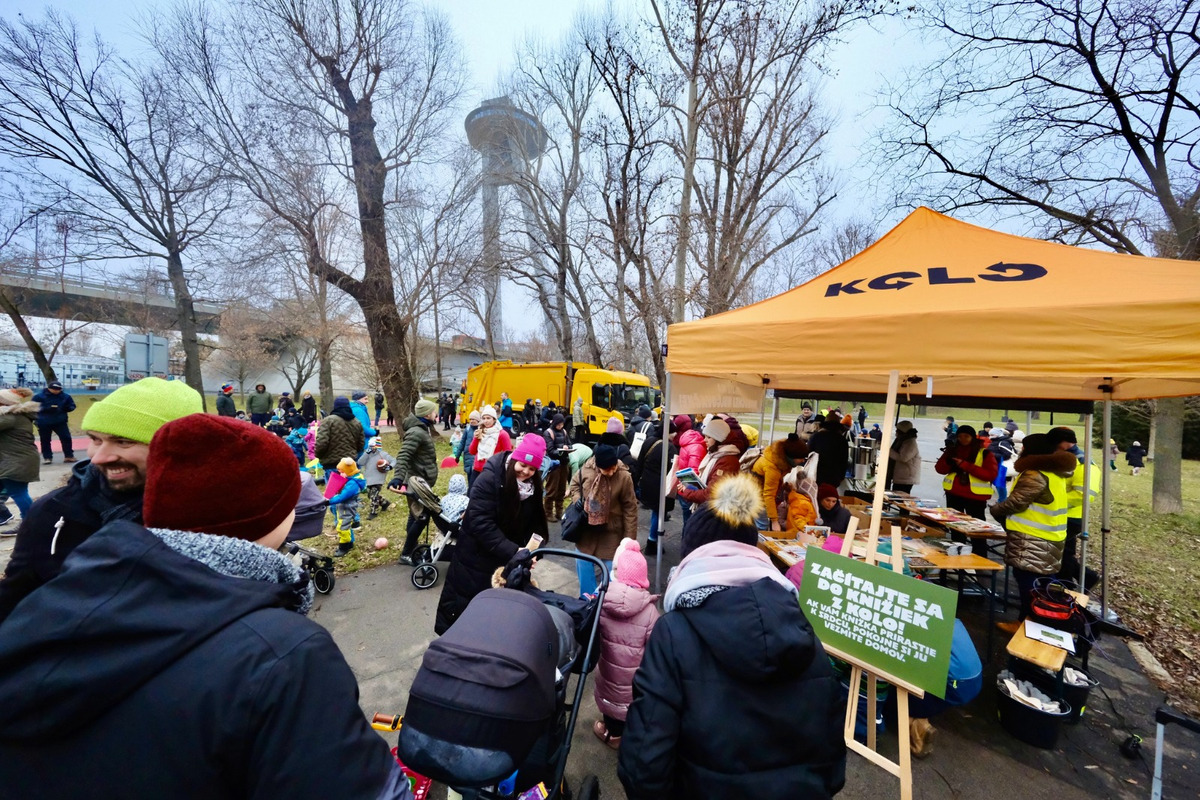 FOTO: Novoročná mulčovačka 2025 v Sade Janka Kráľa v Petržalke, foto 5