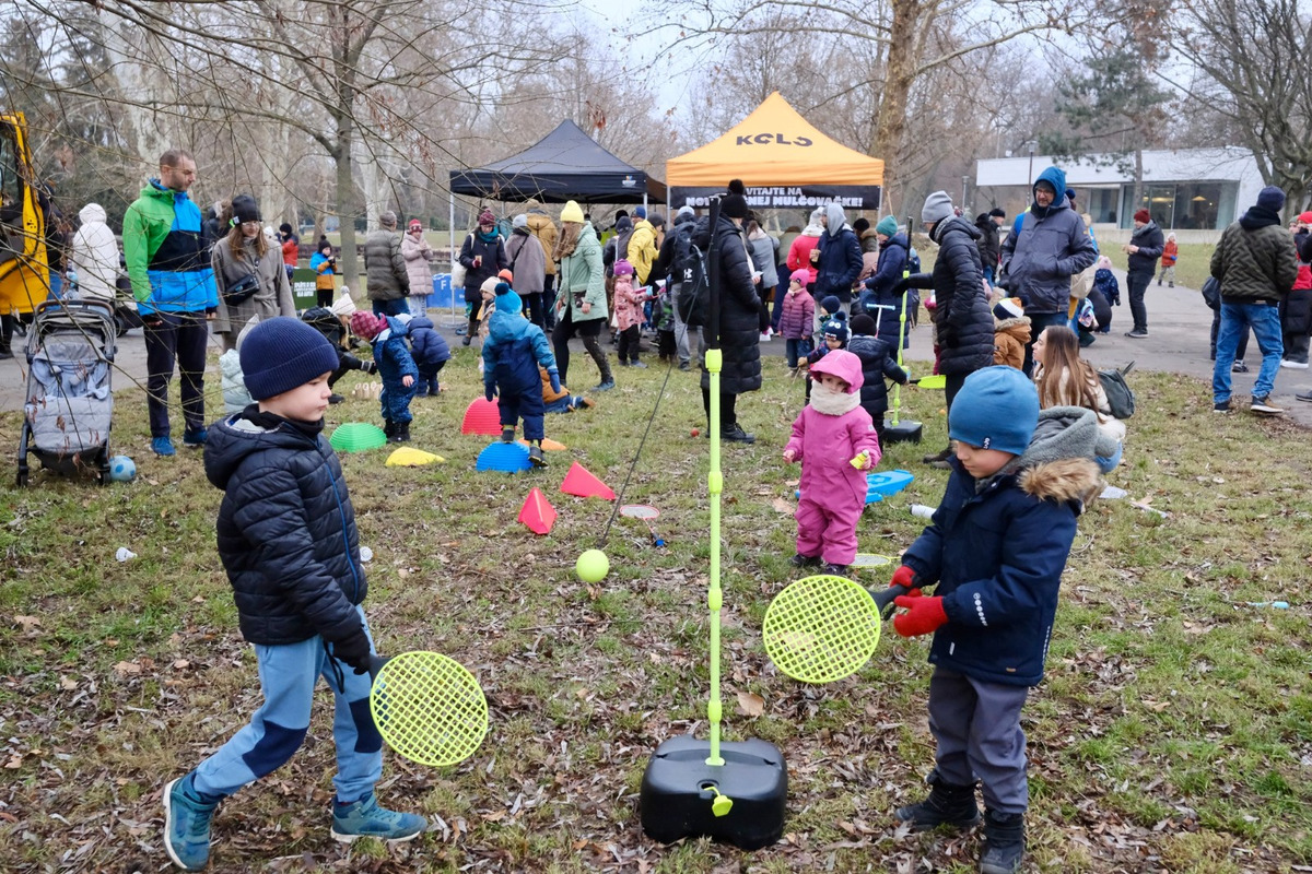 FOTO: Novoročná mulčovačka 2025 v Sade Janka Kráľa v Petržalke, foto 9