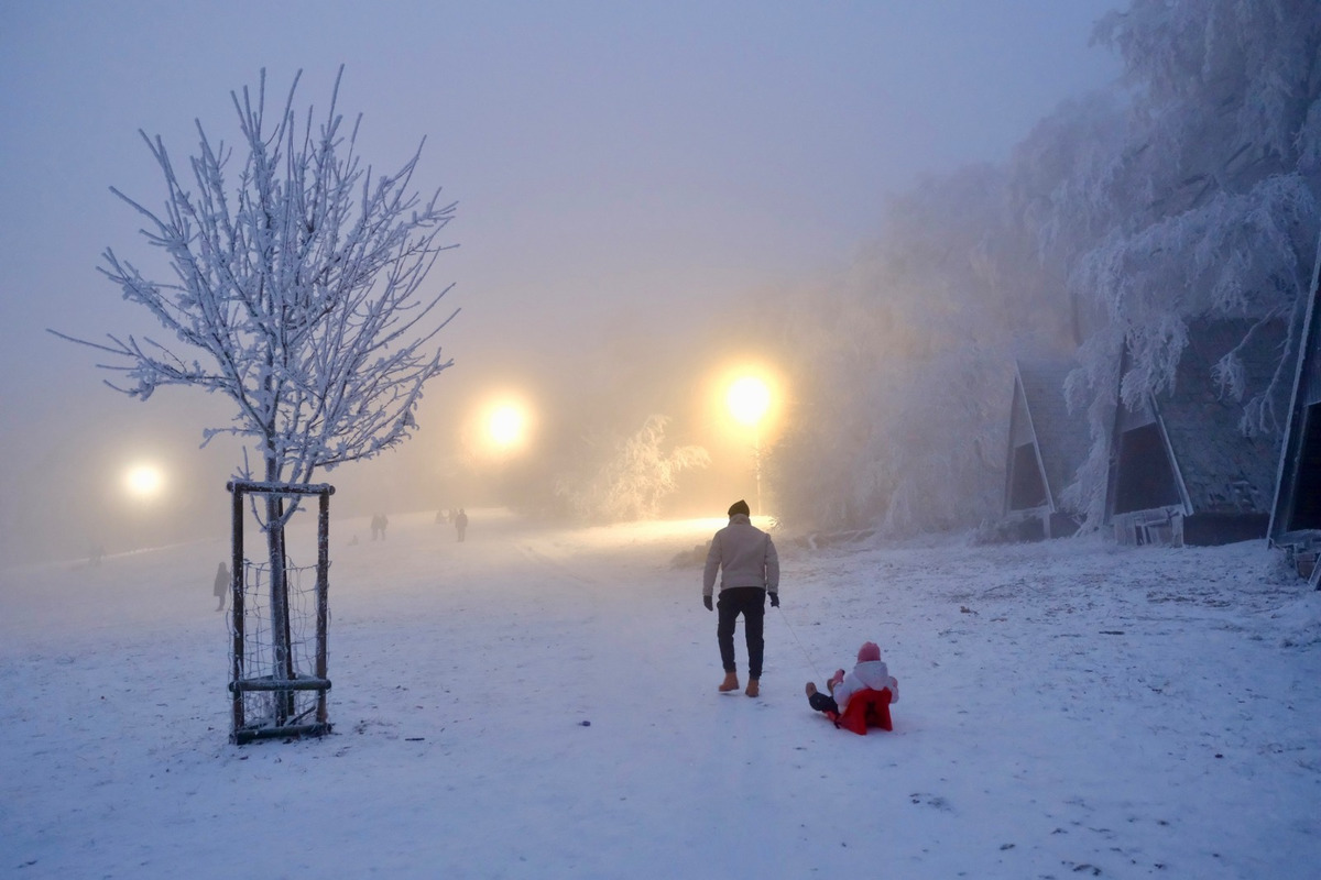 FOTO: Hmla nevadí, boby to istia! Takto vyzerajú večerné sánkovačky na Kamzíku, foto 4