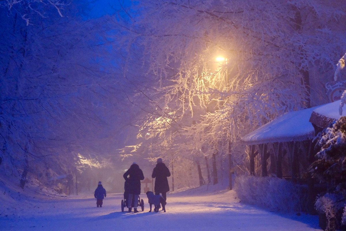 FOTO: Hmla nevadí, boby to istia! Takto vyzerajú večerné sánkovačky na Kamzíku, foto 6
