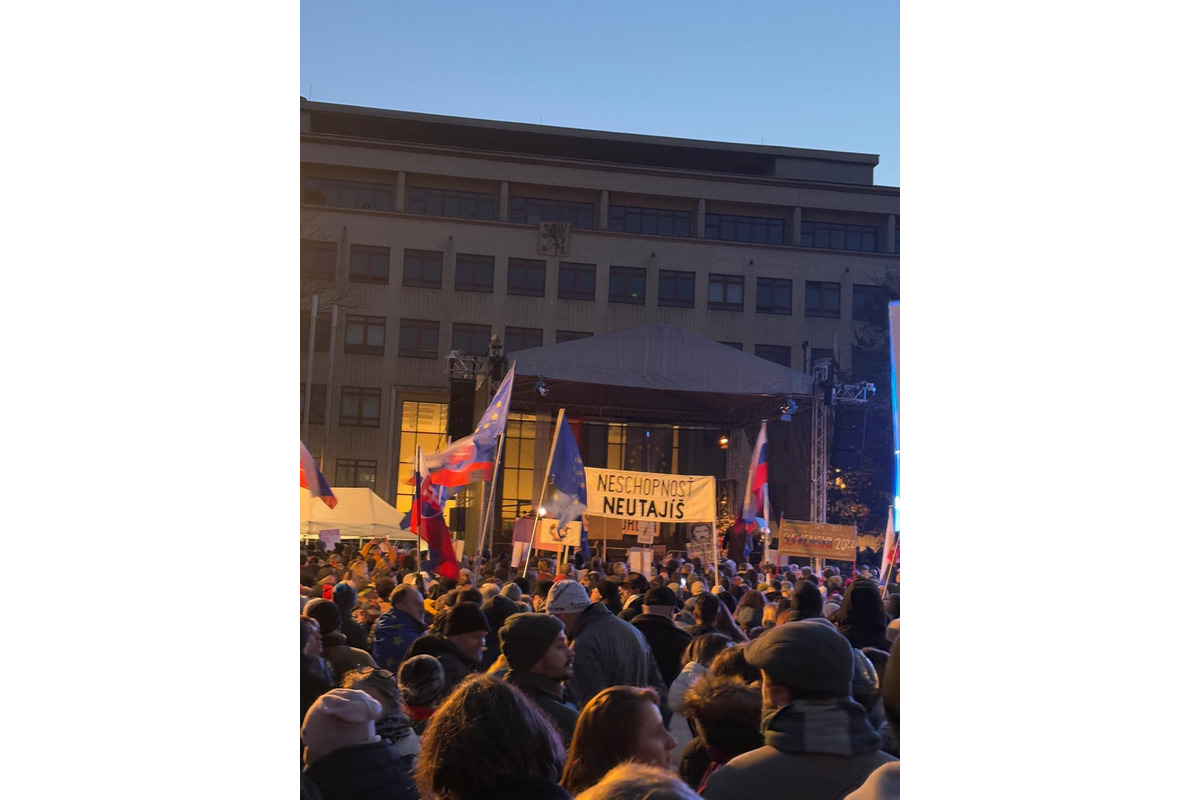 FOTO: Na Námestí slobody v Bratislave protestovalo 60-tisíc ľudí, foto 1