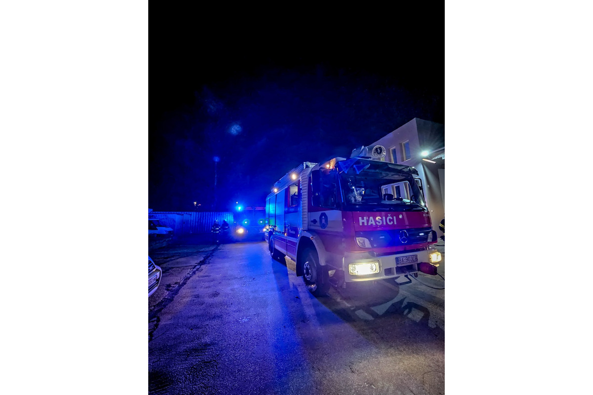 FOTO: Hasiči zasahovali pri požiari na Kopčianskej, foto 1