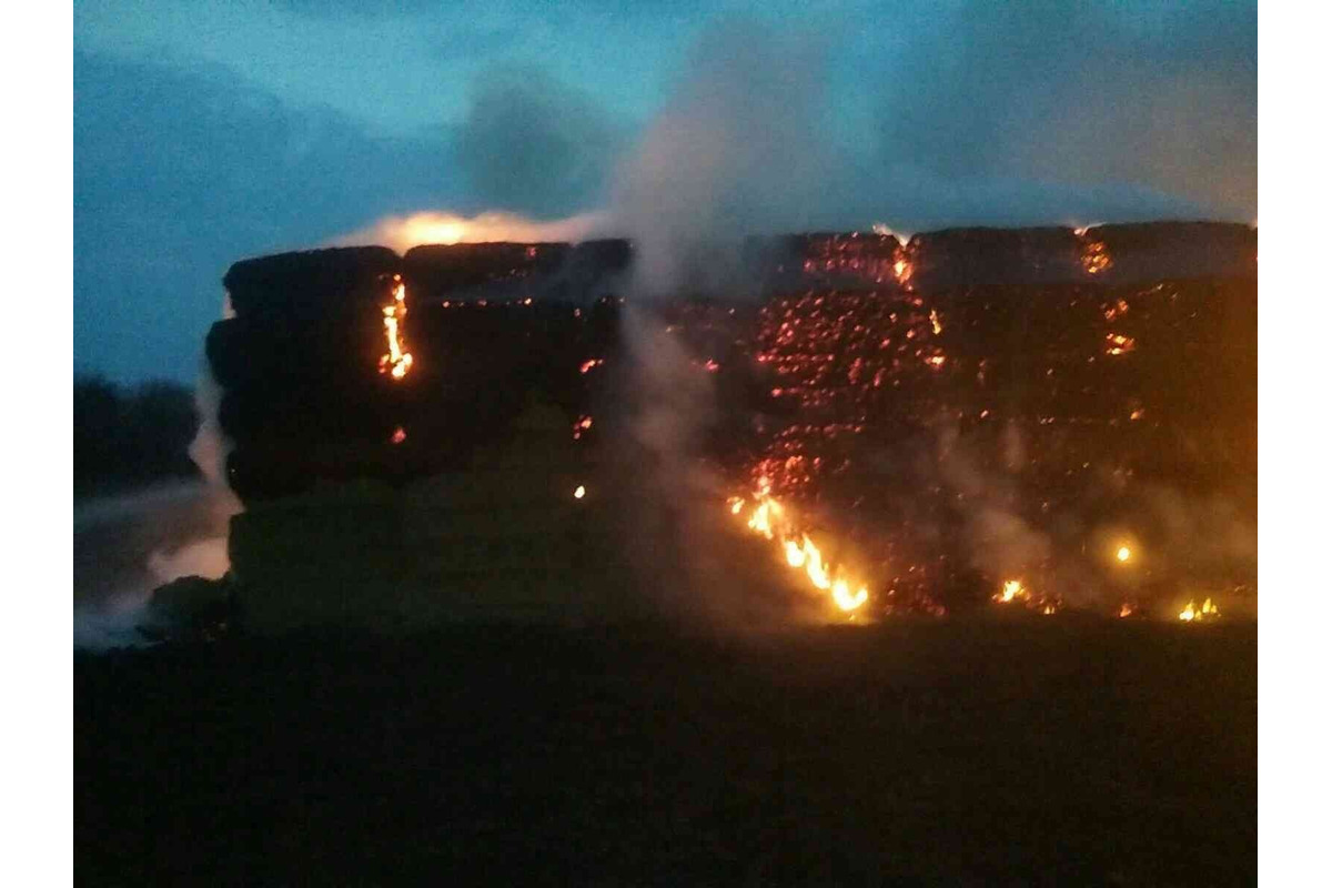 FOTO: Požiar v obci pri Malackách, foto 1
