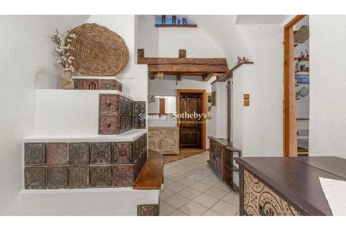 FOTO:  Zdenka Predná a Oskar Rózsa predávajú dom, foto 1