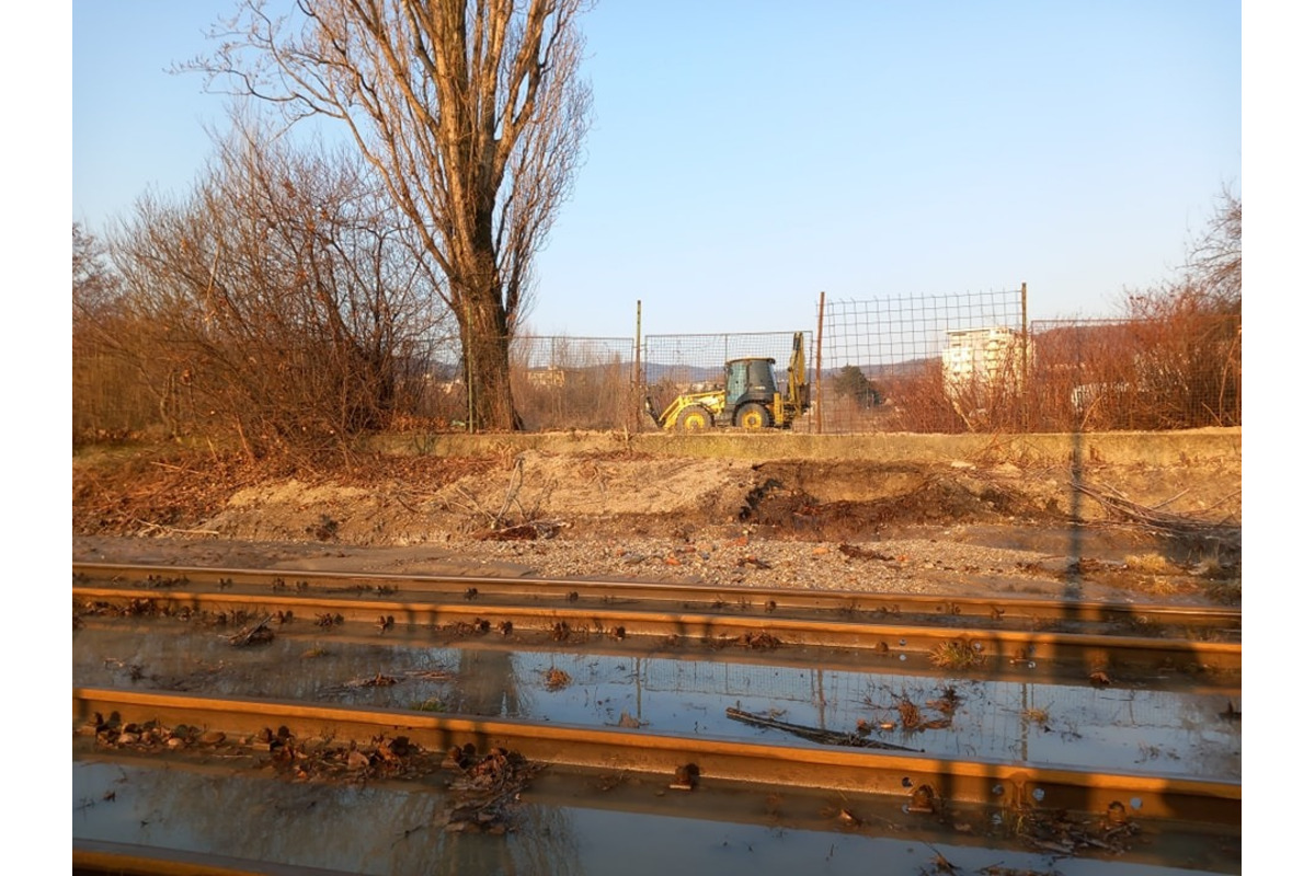 FOTO: Na Kadnárovej ulici v Rači prasklo potrubie, foto 6