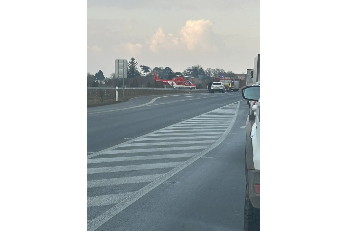 FOTO: Vážna nehoda medzi Čakajovcami a Dražovcami , foto 1