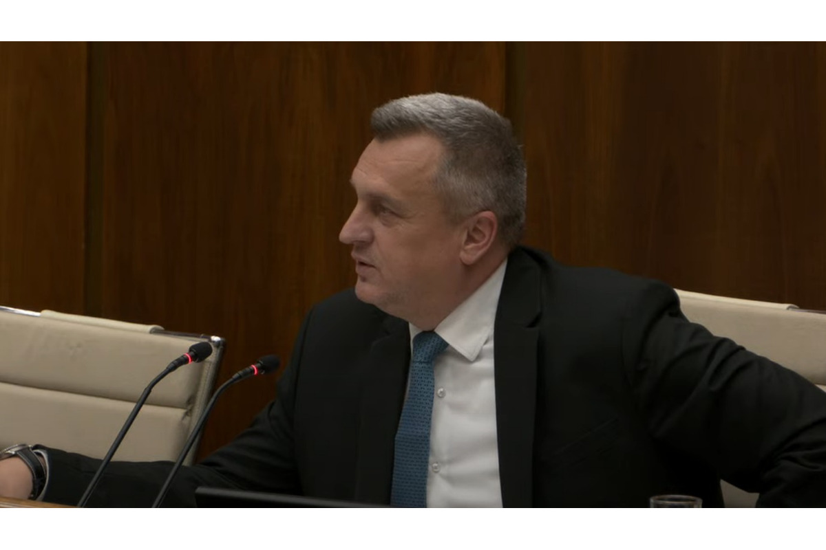 FOTO: Raši zvolený za predsedu parlamentu, hádky s opozíciou neutíchli, foto 2