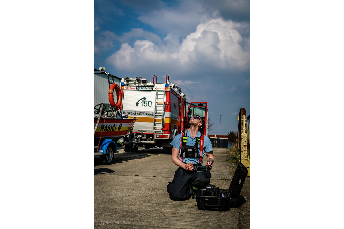 FOTO: Ružinovský prístav potrápila ropná škvrna, museli zasiahnuť hasiči, foto 10