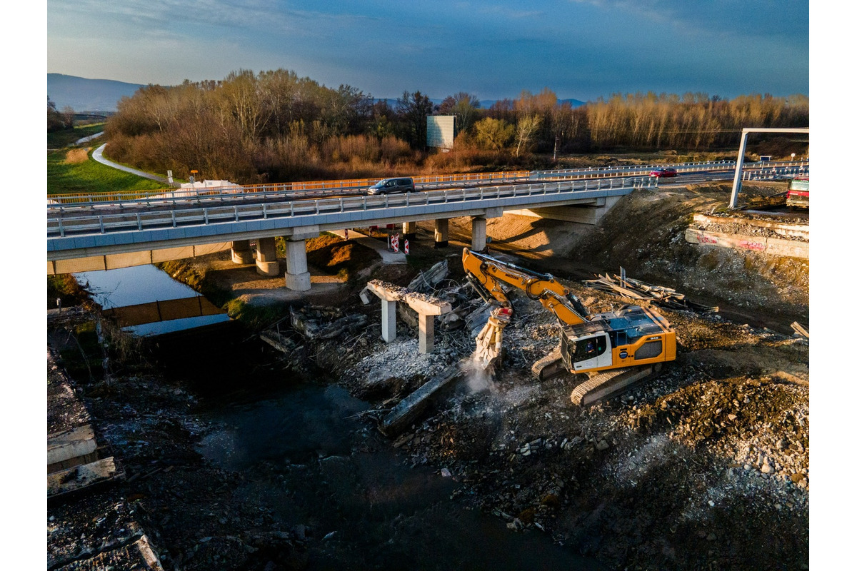 FOTO: Križovatka diaľnic D1 a D4 z vtáčej perspektívy, foto 12