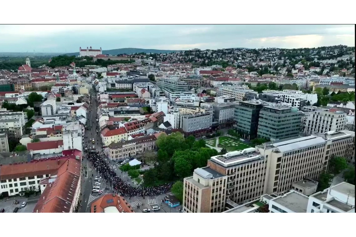 FOTO: Pochod pred Prezidentský palác v rámci protestu Slovensko je Európa, foto 4