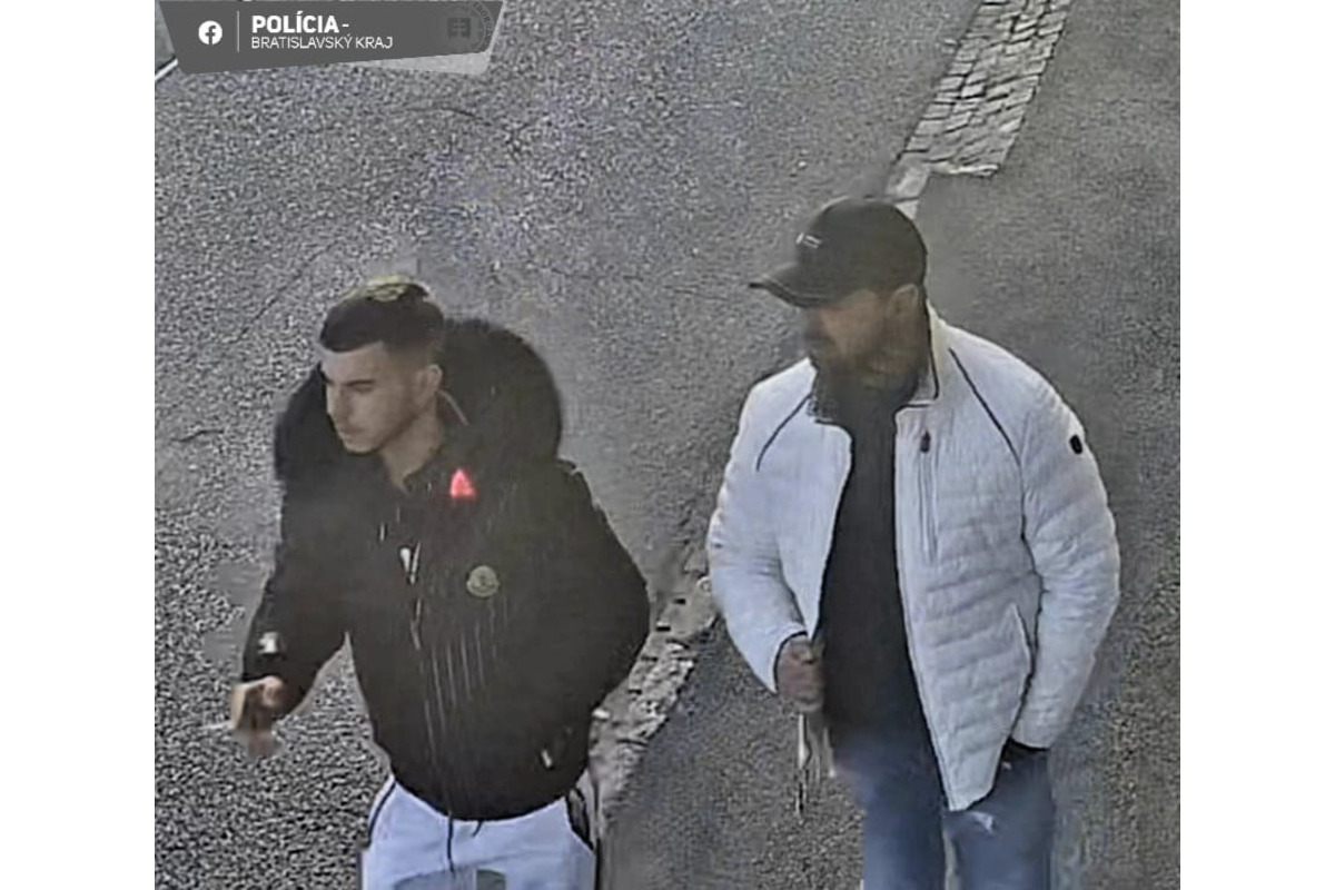 FOTO: Spoznávate mužov na fotke? Policajtom z Bratislavy by mohli pomôcť objasniť nedávnu krádež, foto 2
