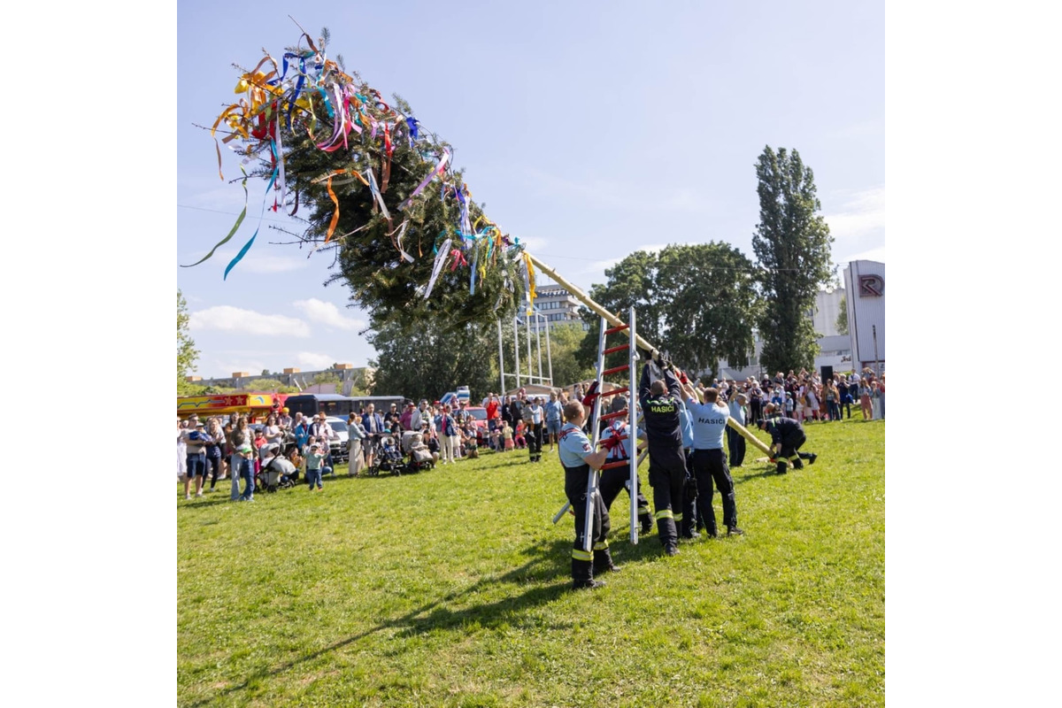 FOTO: Takto prebiehalo stavanie májov v Bratislavskom kraji, foto 1