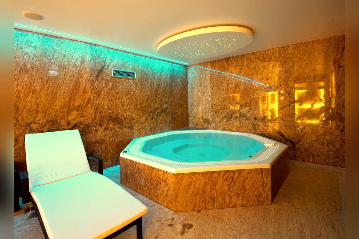 FOTO: Glváčov hotel v rakúskych Alpách, foto 7