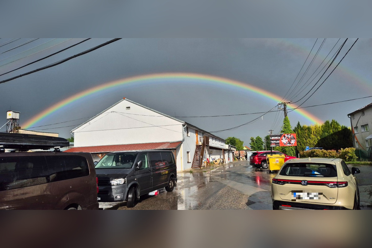 FOTO: Obloha nad Bratislavou ožila farbami. Pozrite si fascinujúce zábery po búrke, foto 6