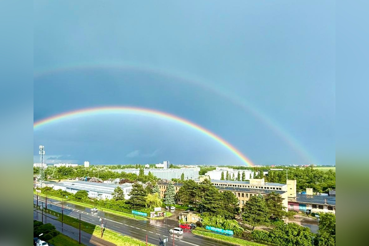 FOTO: Obloha nad Bratislavou ožila farbami. Pozrite si fascinujúce zábery po búrke, foto 9