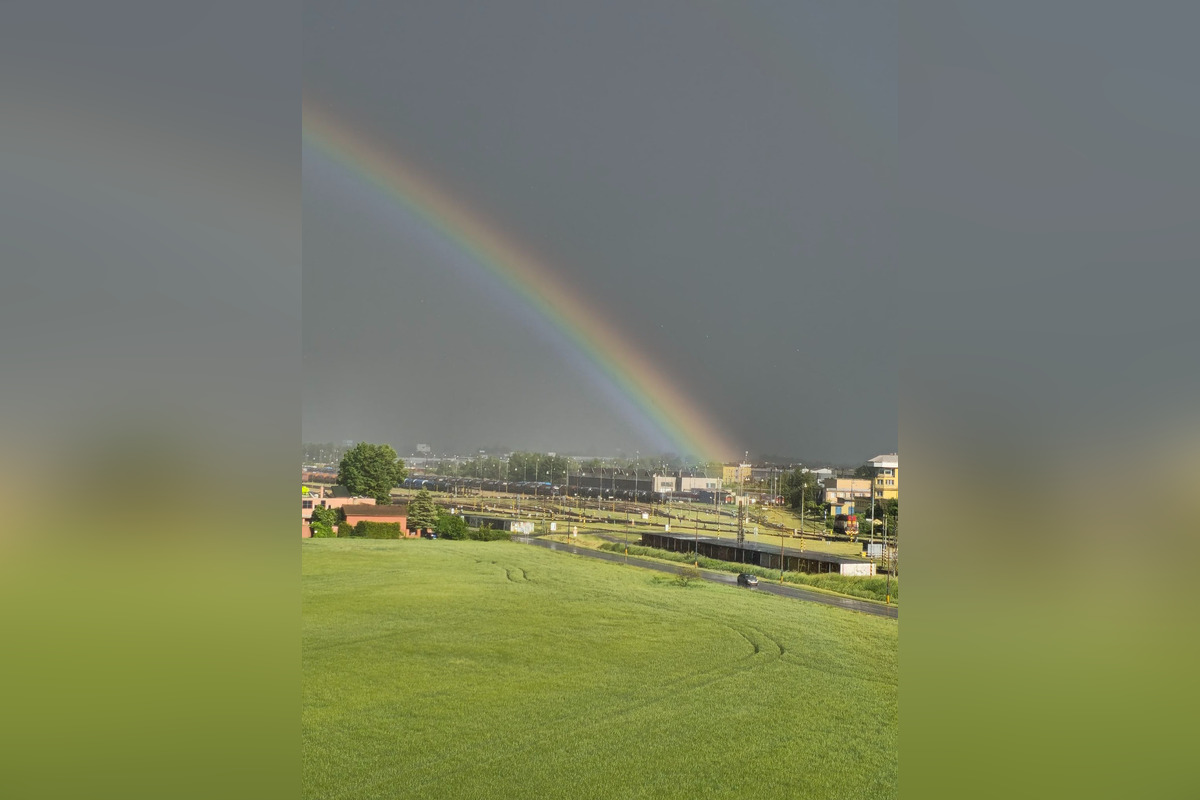 FOTO: Obloha nad Bratislavou ožila farbami. Pozrite si fascinujúce zábery po búrke, foto 11