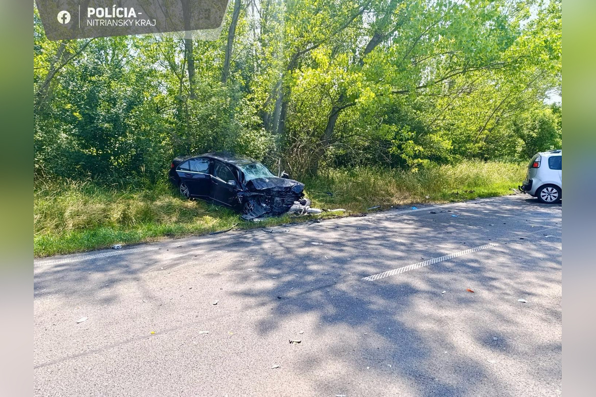 FOTO: Neďaleko Nitry došlo pri policajnej naháňačke k tragickej nehode, foto 2
