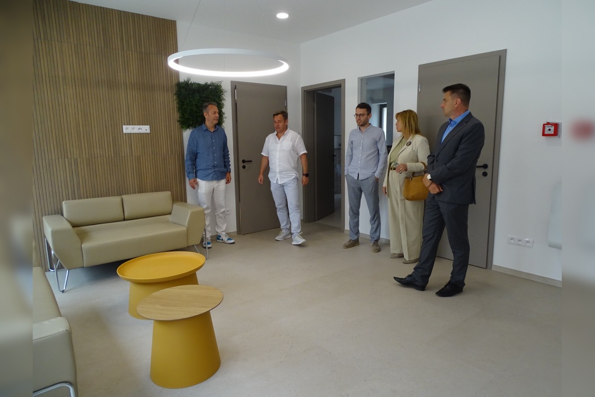 FOTO:  V Karlovke otvorili vôbec prvý domov pre seniorov, foto 1