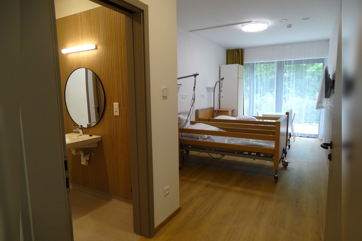 FOTO:  V Karlovke otvorili vôbec prvý domov pre seniorov, foto 3