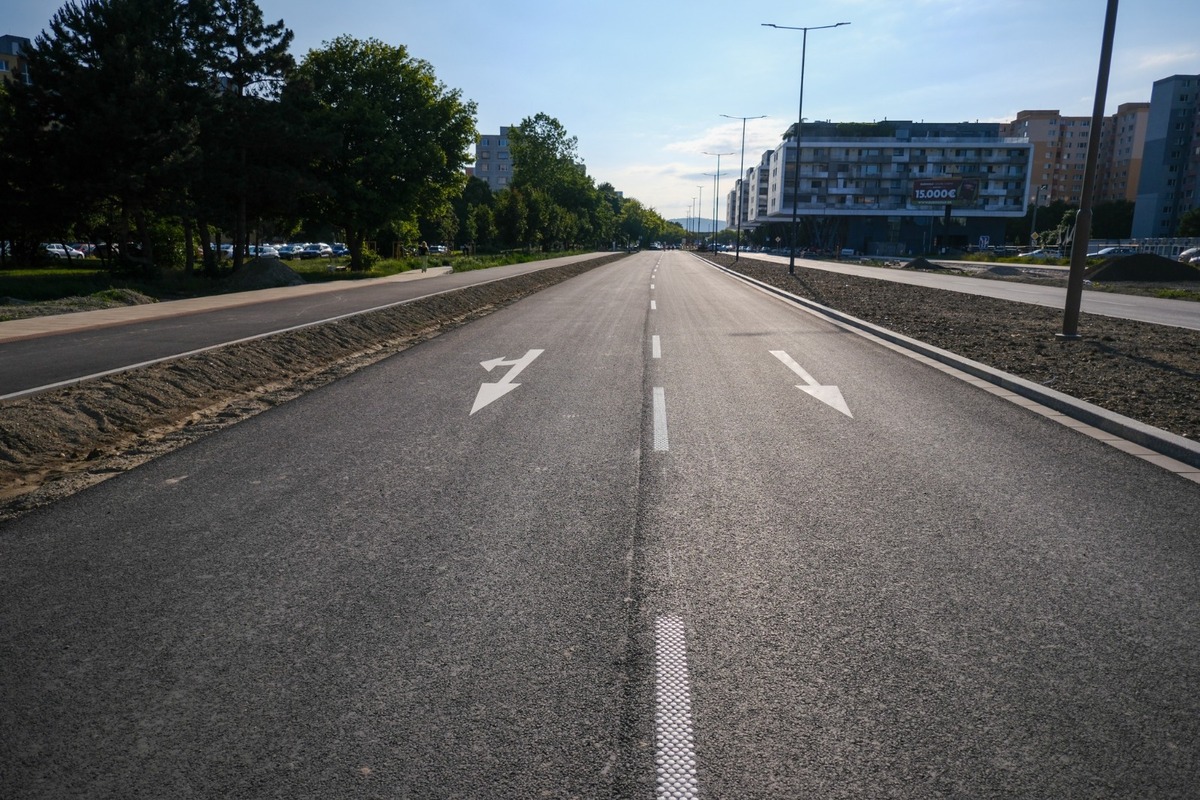 FOTO: Novú križovatku na Jantárovej ceste konečne otvorili, foto 3