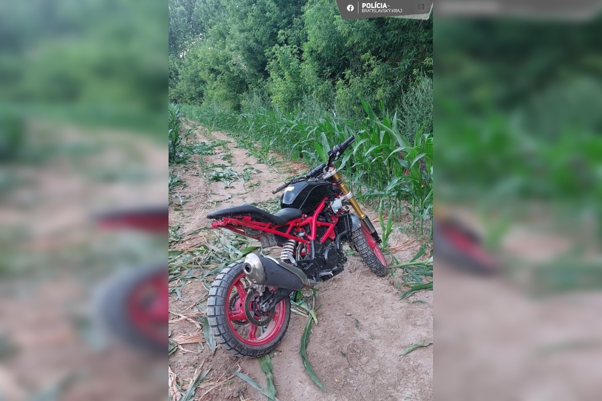 FOTO: Polícia hľadá majiteľa kradnutej motorky, páchateľa našli v Ivanke pri Dunaji, foto 1