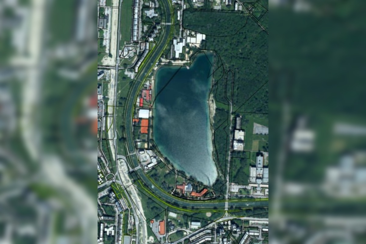 FOTO: Mestská časť Petržalka chce kúpiť pozemky pri Draždiaku, foto 2