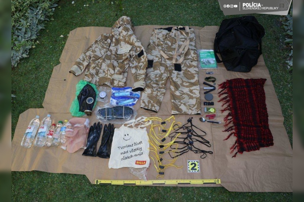 FOTO: Polícia zadržala muža, ktorý prenasledoval študentky z Ekonomickej univerzity v Bratislave. Toto našla u neho doma, foto 1