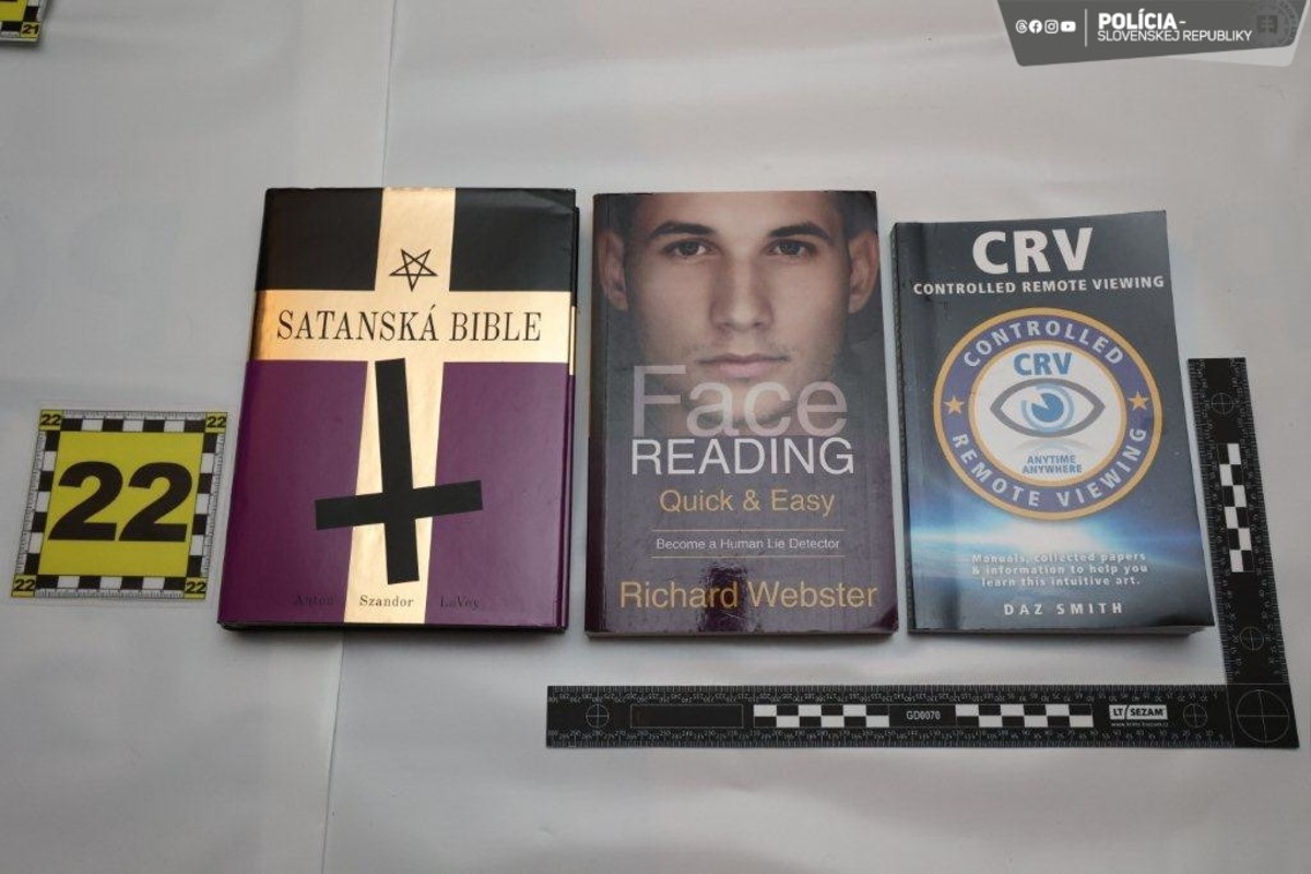 FOTO: Polícia zadržala muža, ktorý prenasledoval študentky z Ekonomickej univerzity v Bratislave. Toto našla u neho doma, foto 8