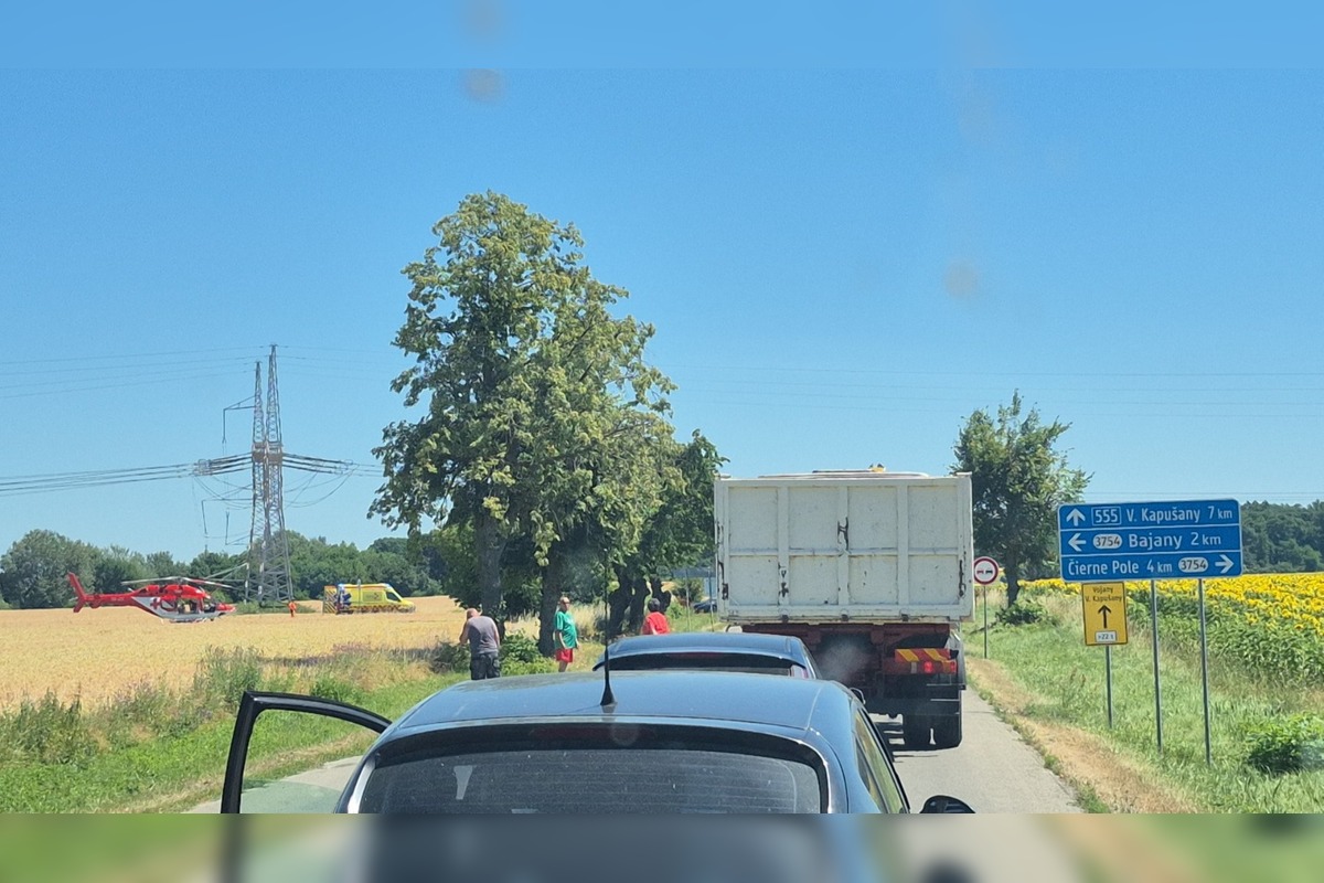 FOTO: Nehoda za Pavlovcami nad Uhom, foto 3