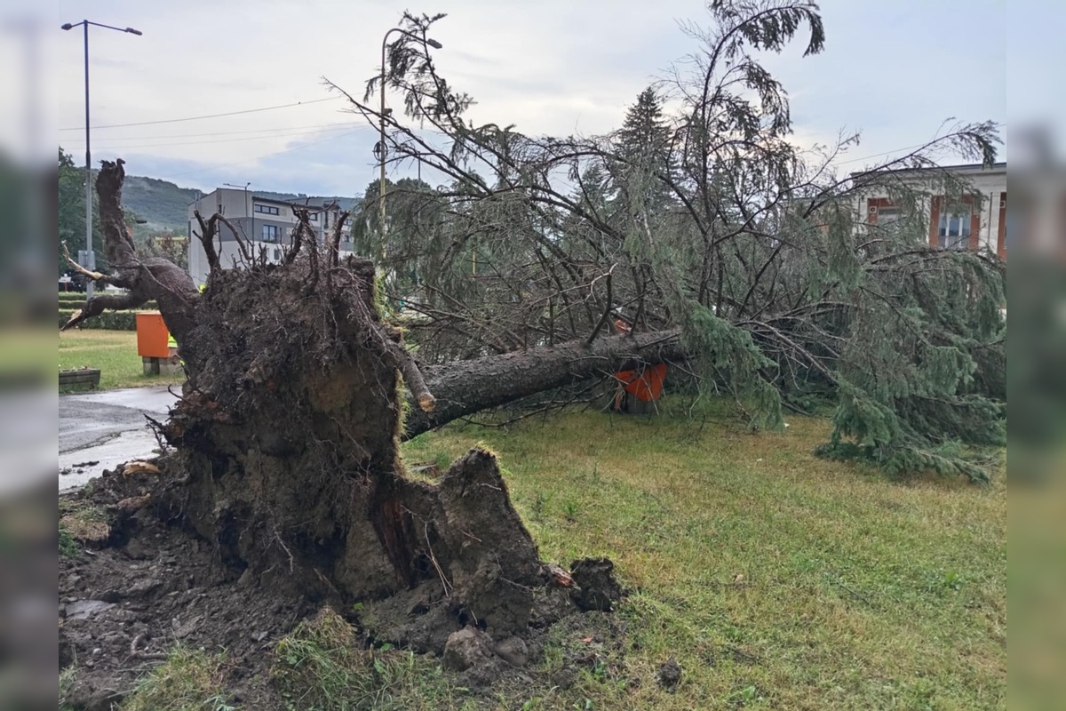 FOTO: Po supercele zostali v Prešovskom kraji obrovské škody. , foto 4