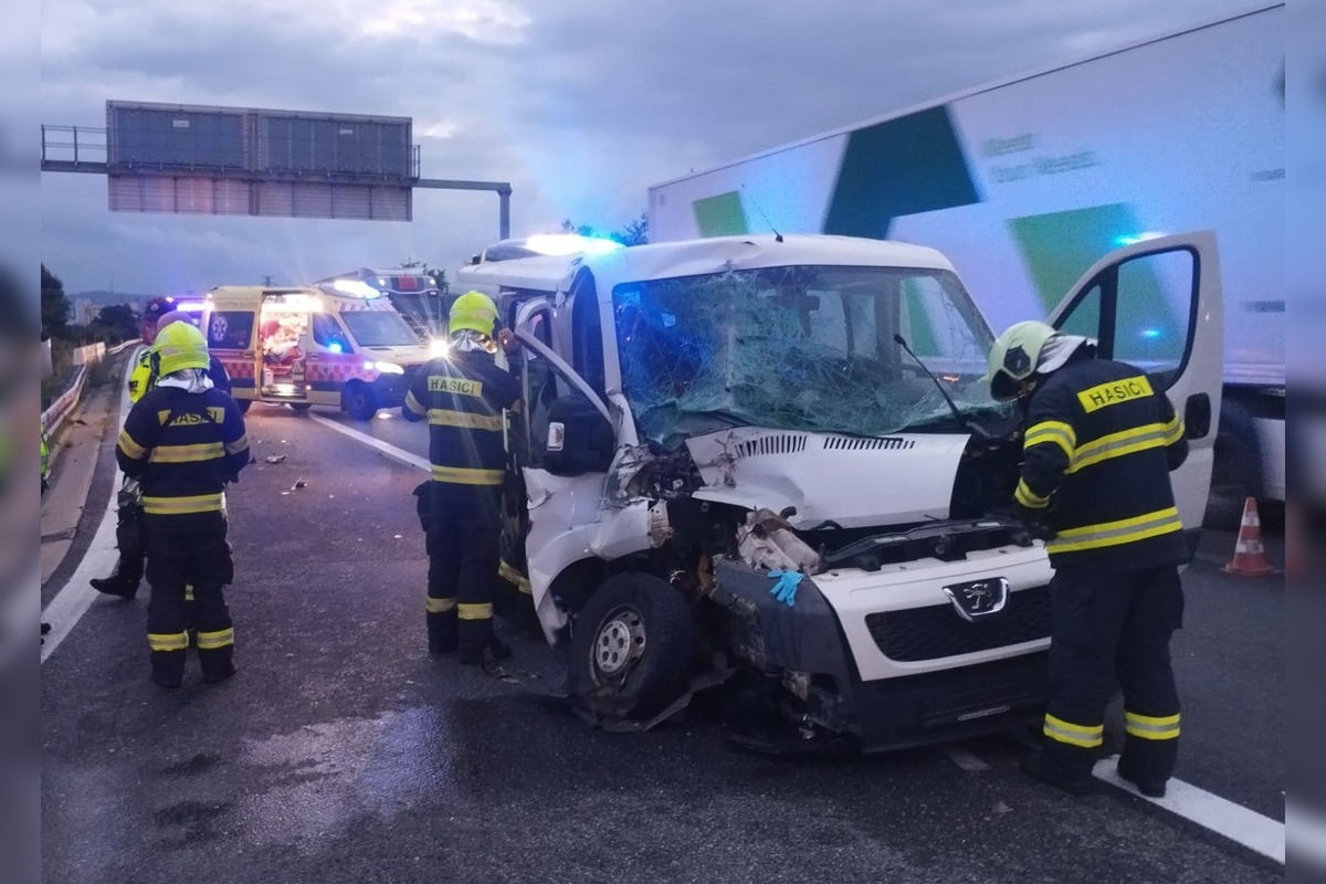 FOTO: Vážna nehoda na D2, foto 2