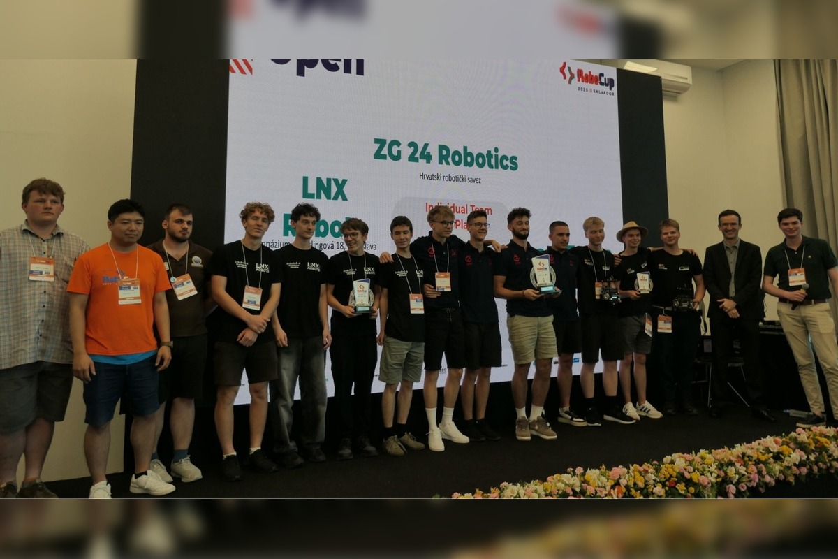 FOTO: Bratislavskí matematici a robotici porazili svetové esá, foto 1